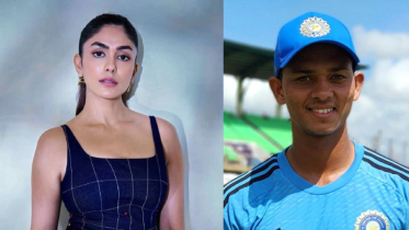 ক্রিকেট তারকার সঙ্গে মৃণাল ঠাকুরের প্রেমের গুঞ্জন ক্রিকেট তারকার সঙ্গে মৃণাল ঠাকুরের প্রেমের গুঞ্জন