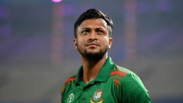 সাকিবসহ ১৫ জনের বিদেশ যাত্রায় আদালতের নিষেধাজ্ঞা