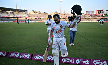 ইতিহাসের দ্বারপ্রান্তে মুশফিক, বড় সংগ্রহের পথে বাংলাদেশ