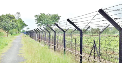 চার জেলার সীমান্ত দিয়ে রোহিঙ্গাসহ ৫৭ জনকে পুশইন