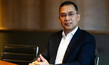 চলেন, যুদ্ধে যাই—বাড়ির দরজা খুলে বললেন প্রধানমন্ত্রী চলেন, যুদ্ধে যাই—বাড়ির দরজা খুলে বললেন প্রধানমন্ত্রী