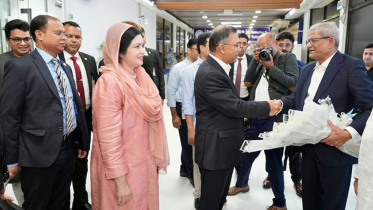 সফর শেষে দেশে ফিরেছেন প্রধানমন্ত্রী