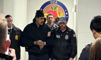 নিউইয়র্কের আদালতে তোলা হচ্ছে মাদুরোকে