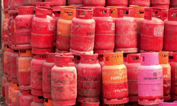 এলপি গ্যাসের বাজারে অস্থিরতা, নিয়ন্ত্রণহীন দামে ভোক্তারা চাপে