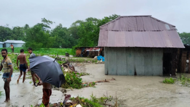 দক্ষিণ উপকূলে নিম্নচাপের আঘাতে লাখো মানুষ দুর্ভোগে