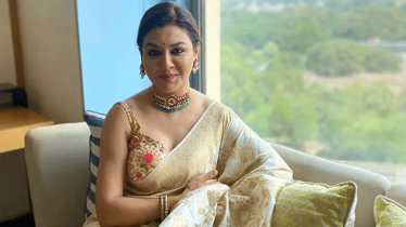 মুক্তির অপেক্ষায় জয়ার তিন সিনেমা, ব্যস্ততা তুঙ্গে দুই বাংলায়