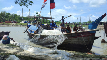 নিষেধাজ্ঞা শেষে রাতেই সমুদ্রে নামবে জেলেরা