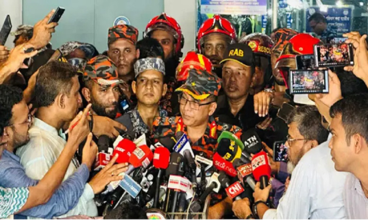 শাহজালালের আগুন পুরোপুরি নিয়ন্ত্রণে: ফায়ার সার্ভিসের মহাপরিচালক