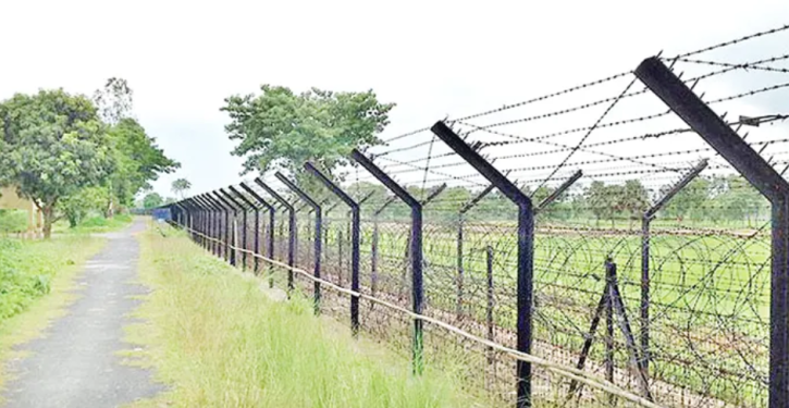 চার জেলার সীমান্ত দিয়ে রোহিঙ্গাসহ ৫৭ জনকে পুশইন চার জেলার সীমান্ত দিয়ে রোহিঙ্গাসহ ৫৭ জনকে পুশইন