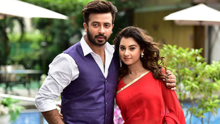 শাকিবকে নিয়ে যে প্রশ্নের জবাব দিলেন না বুবলী