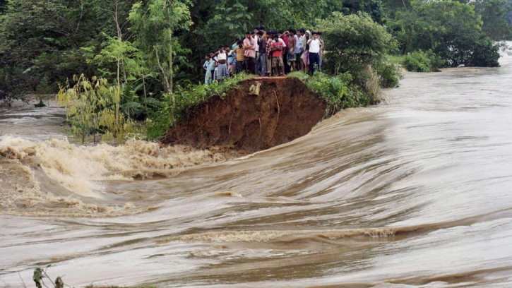 বাড়ছে নদীর পানি, কয়েকটি জেলায় বন্যার শঙ্কা বাড়ছে নদীর পানি, কয়েকটি জেলায় বন্যার শঙ্কা