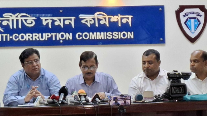 এনবিআরের শীর্ষ ৬ কর্মকর্তার বিরুদ্ধে দুদকের অনুসন্ধান এনবিআরের শীর্ষ ৬ কর্মকর্তার বিরুদ্ধে দুদকের অনুসন্ধান