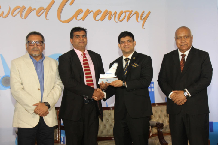 ‘বেস্ট ডমেস্টিক এয়ারলাইন অব দ্যা ইয়ার’ পেল ইউএস-বাংলা এয়ারলাইন্স ‘বেস্ট ডমেস্টিক এয়ারলাইন অব দ্যা ইয়ার’ পেল ইউএস-বাংলা এয়ারলাইন্স