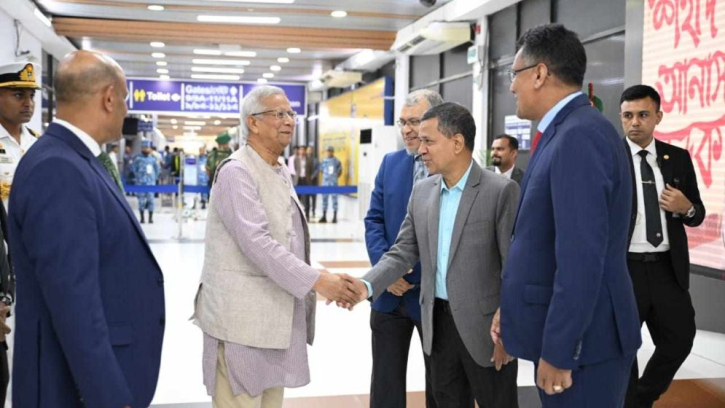 জাপান সফর শেষে দেশে ফিরলেন প্রধান উপদেষ্টা জাপান সফর শেষে দেশে ফিরলেন প্রধান উপদেষ্টা