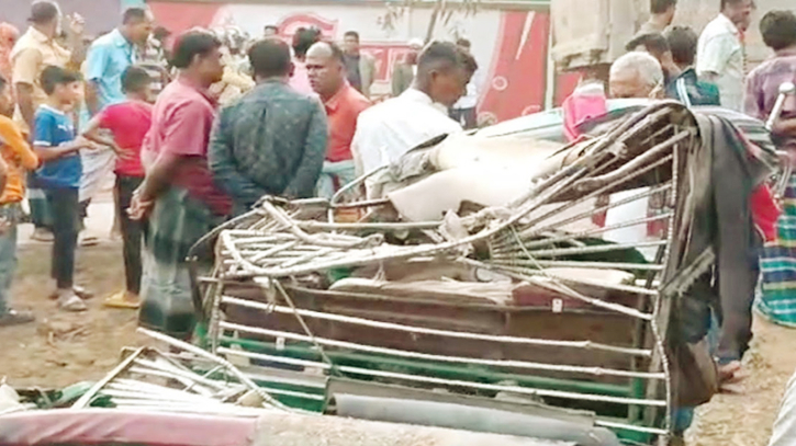 টাঙ্গাইলে সড়ক দুর্ঘটনায় নিহত ৪