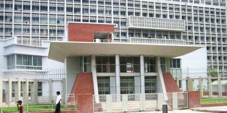 নতুন বেতন কাঠামো চান সচিবালয়ের চাকুরেরা