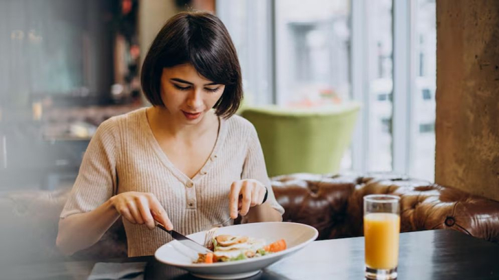 সকালে খালি পেটে যেসব খাবার শরীরে আনে জাদুকরী উপকার