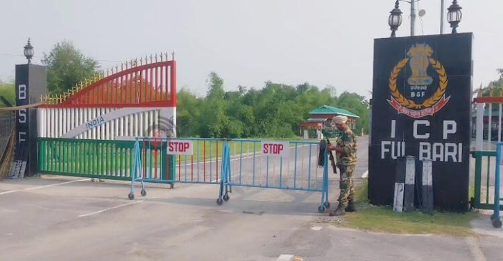 ভারতীয় স্থলবন্দরে নিষেধাজ্ঞায় রপ্তানিতে ৫ গুণ খরচের শঙ্কা ভারতীয় স্থলবন্দরে নিষেধাজ্ঞায় রপ্তানিতে ৫ গুণ খরচের শঙ্কা