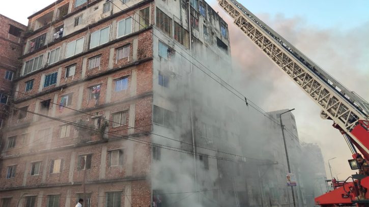 কেরানীগঞ্জে ১২ তলা ভবনে আগুন, নিয়ন্ত্রণে ১২ ইউনিট