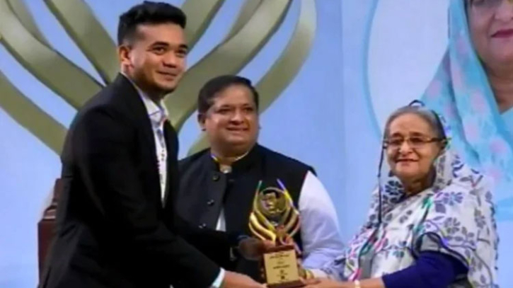 শেখ কামাল ক্রীড়া পুরস্কার পেলেন ১০ ব্যক্তি-প্রতিষ্ঠান শেখ কামাল ক্রীড়া পুরস্কার পেলেন ১০ ব্যক্তি-প্রতিষ্ঠান