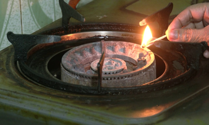 রাজধানীবাসীর দুর্ভোগ: তীব্র গ্যাস সংকটে দৈনন্দিন জীবন বিপর্যস্ত