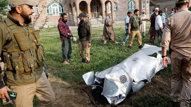 পাকিস্তানের কাছে যুদ্ধবিমান হারানোর কথা অবশেষে স্বীকার করল ভারত পাকিস্তানের কাছে যুদ্ধবিমান হারানোর কথা অবশেষে স্বীকার করল ভারত