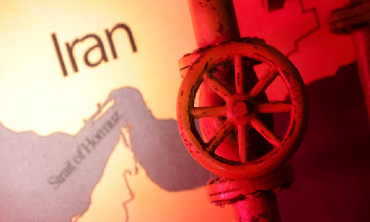 ইরানে হামলায় বৈশ্বিক তেলের বাজারে যেসব প্রভাব পড়বে