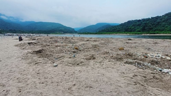 সাদাপাথর রক্ষায় সিলেট প্রশাসনের কঠোর পাঁচ সিদ্ধান্ত