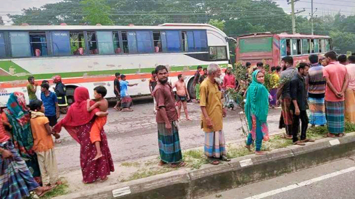 ত্রিশালে বাসচাপায় প্রাণ গেল ৬ গার্মেন্টকর্মীর