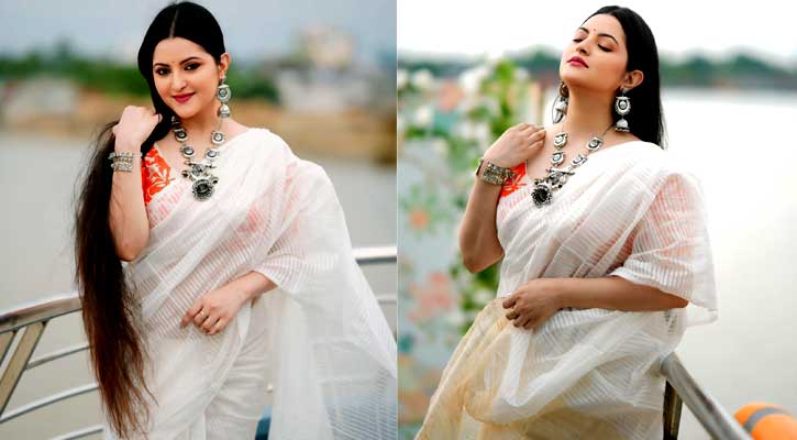 পরীমনির পোস্টে ব্যঙ্গ-রসিকতায় মুখর নেটিজেনরা