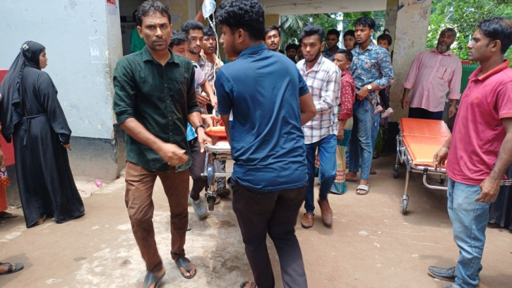 লক্ষ্মীপুরে মা-মেয়েসহ একই পরিবারের ৩ জনকে কুপিয়ে হত্যা