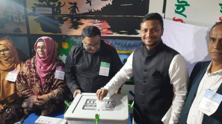 সাকিবকে নিয়ে শিশিরের আবেগঘন স্ট্যাটাস সাকিবকে নিয়ে শিশিরের আবেগঘন স্ট্যাটাস