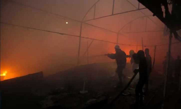 ইসরাইলি বোমা হামলায় বাষ্পে পরিণত হচ্ছে ফিলিস্তিনিরা